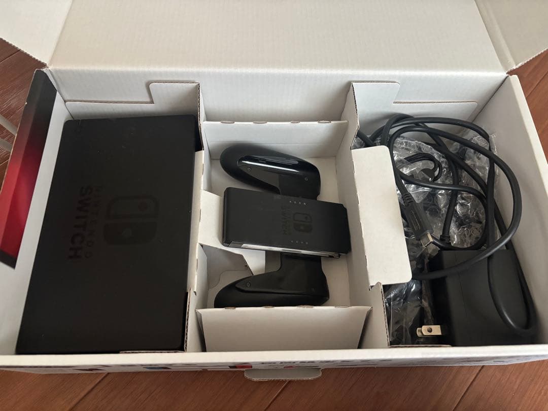 め*こ様 Nintendo Switch 本体＋ フィルム、SDカード