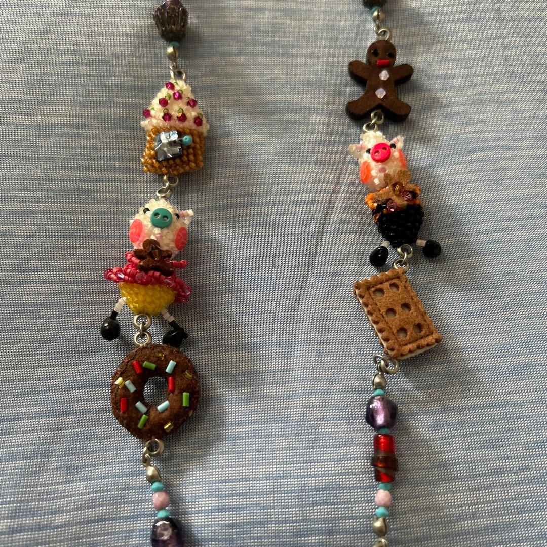 アルベロベロ 眼鏡ホルダースイーツモチーフ ビーズネックレス