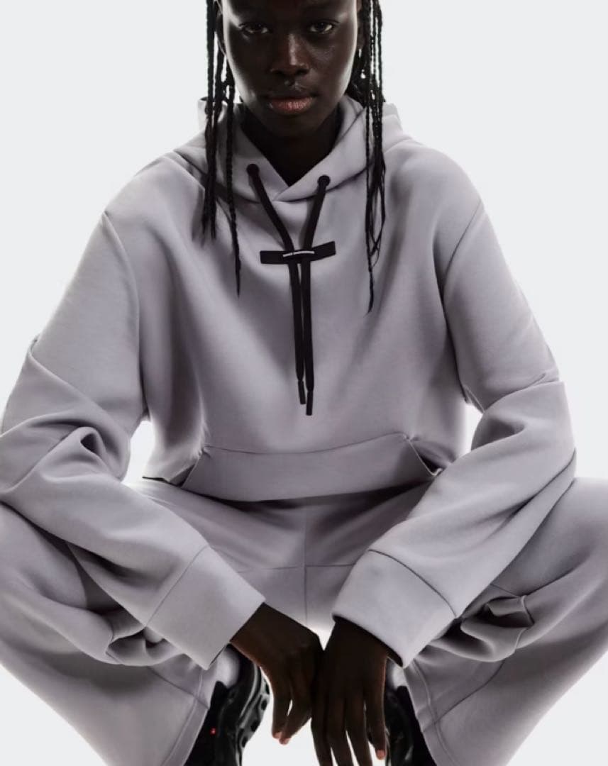 美品オン On Focus Tech Hoodie フォーカス　テックフーディー