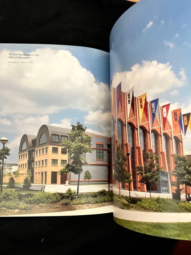 洋書　マイケルグレーブス作品集　建築デザイン