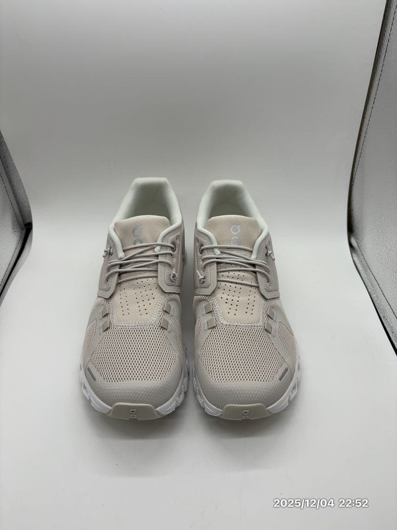 ON Cloud5 ランニングシューズ パール/ホワイト レディース 25cm