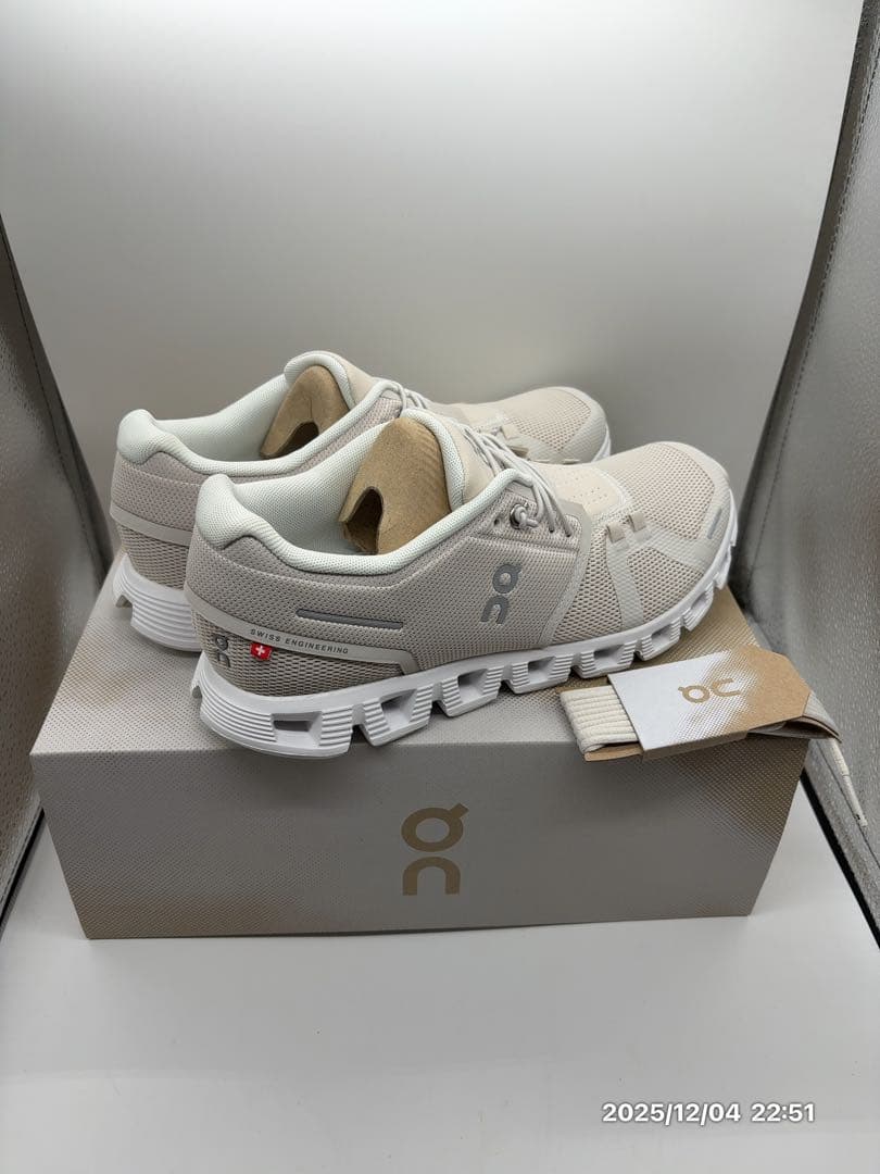 ON Cloud5 ランニングシューズ パール/ホワイト レディース 25cm