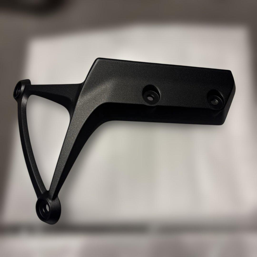 カワサキZ900RS フロントフェンダーアーム　ブラック　新品未使用　左右セット