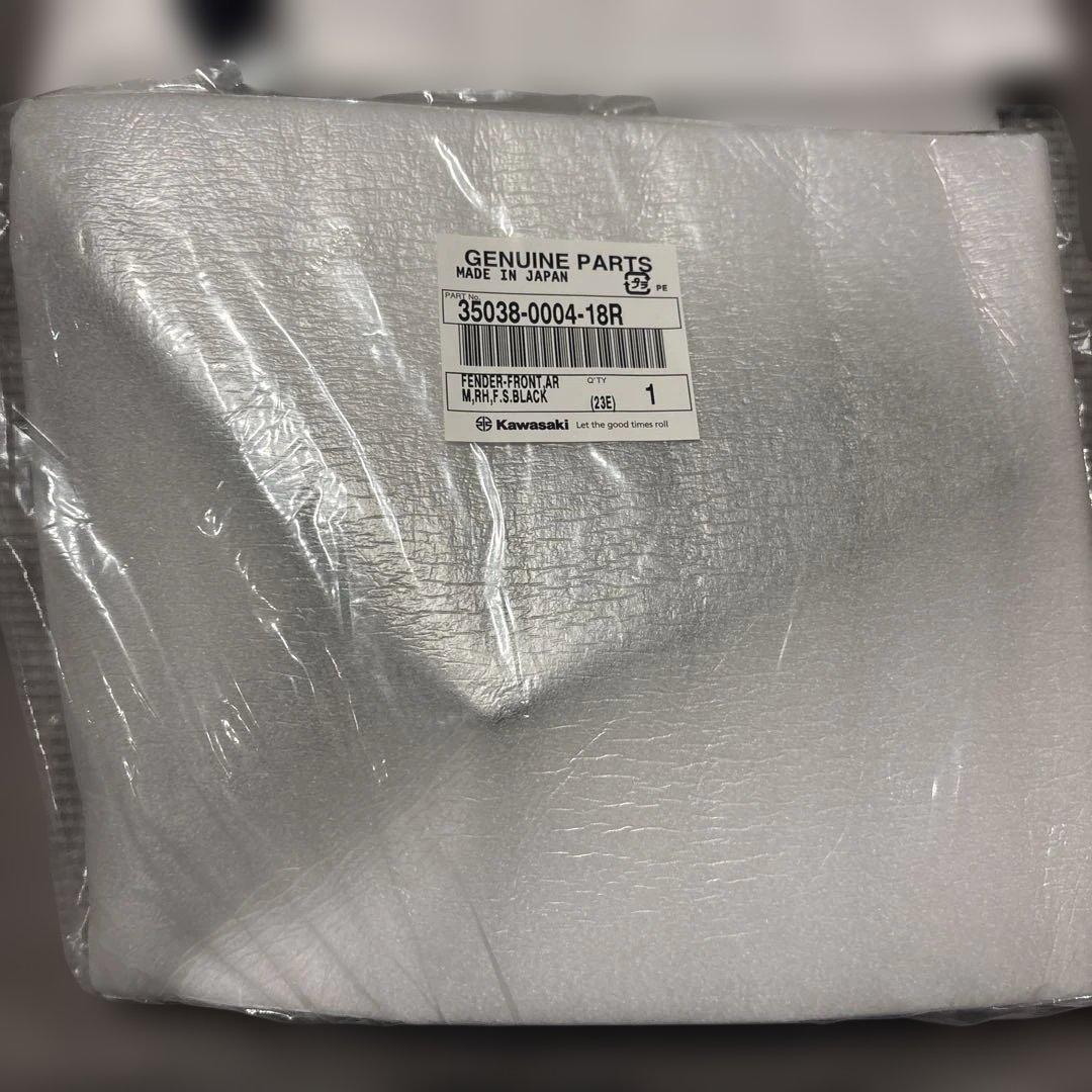 カワサキZ900RS フロントフェンダーアーム　ブラック　新品未使用　左右セット