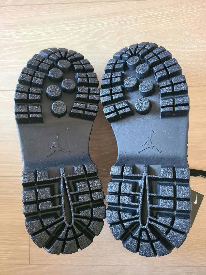 【新品未使用黒タグ箱付】ナイキ ジョーダン ブルックリン LOW 厚底 23.5