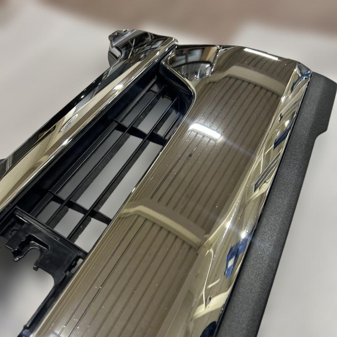 トヨタ　純正　200系　ハイエース　フロントグリル　メッキ