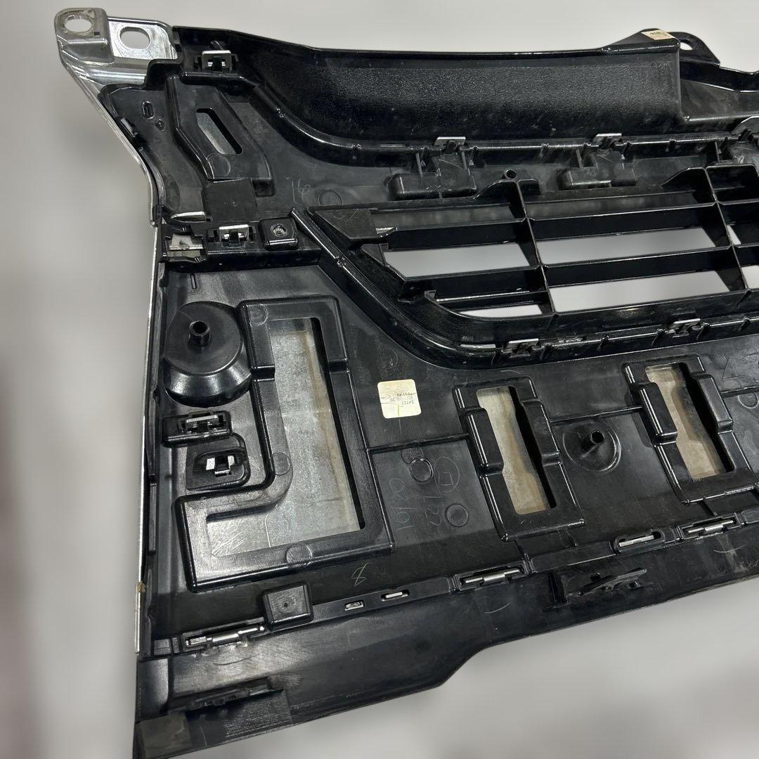 トヨタ　純正　200系　ハイエース　フロントグリル　メッキ