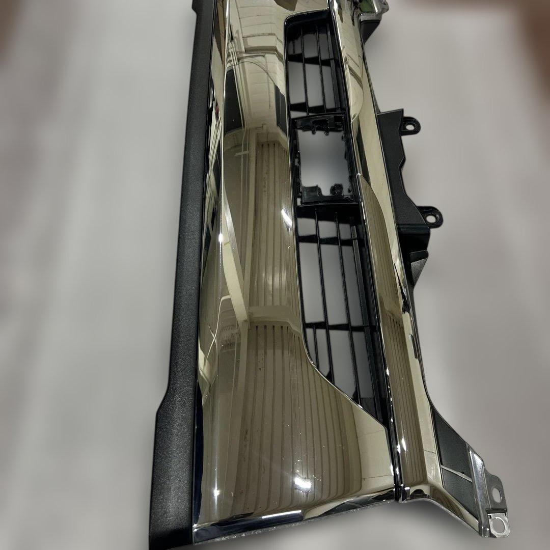 トヨタ　純正　200系　ハイエース　フロントグリル　メッキ