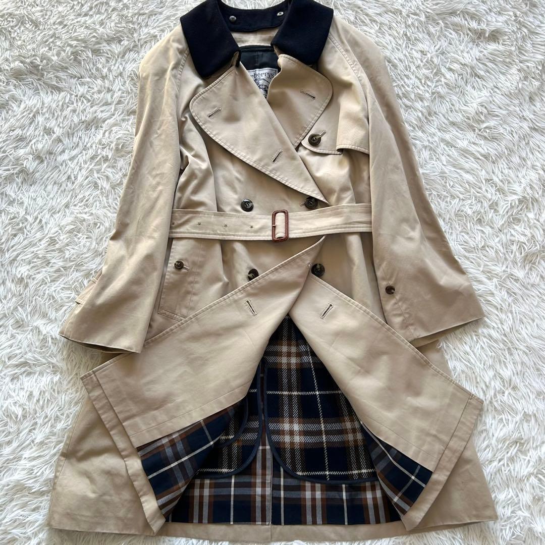 希少デザイン　バーバリー　トレンチコート　襟付き　ライナー　ベルト完備　ベージュ