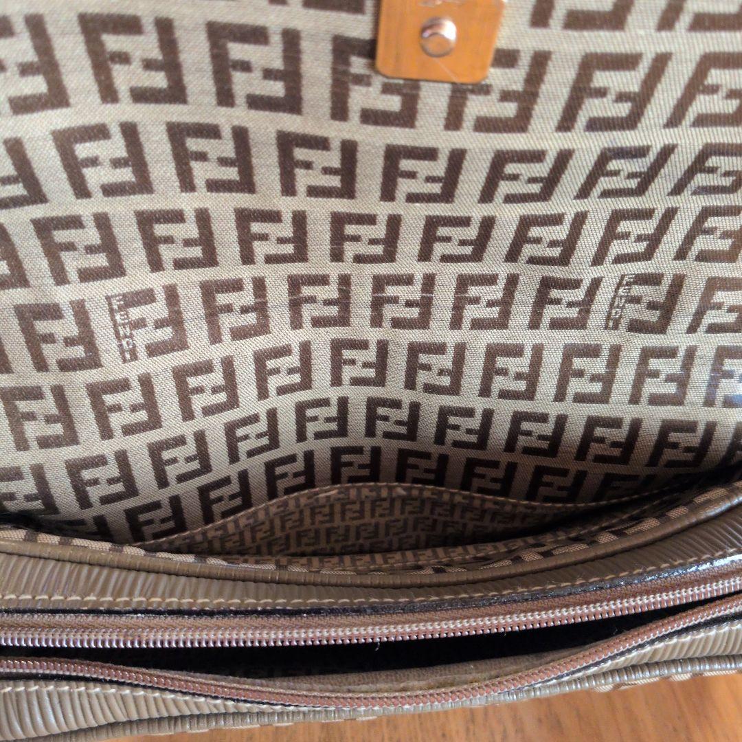 フェンディFENDI ショルダーバッグ ズッカ柄 エナメル