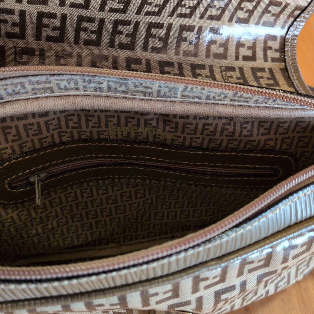フェンディFENDI ショルダーバッグ ズッカ柄 エナメル