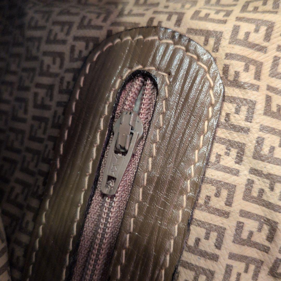 フェンディFENDI ショルダーバッグ ズッカ柄 エナメル