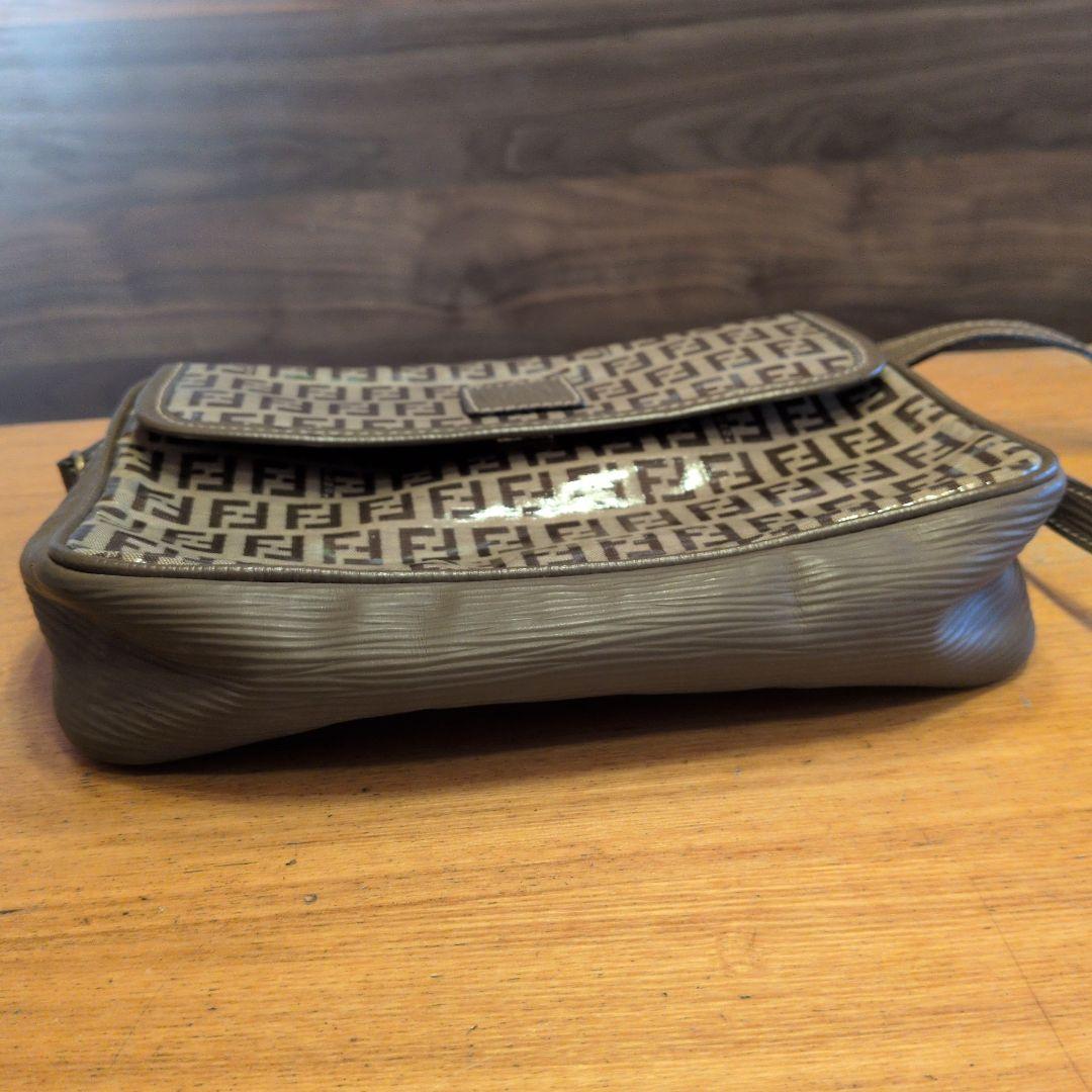 フェンディFENDI ショルダーバッグ ズッカ柄 エナメル