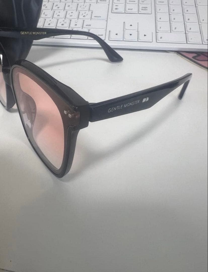 ジェントルモンスター　ピンクレンズ サングラス