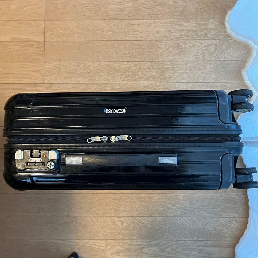 リモワ サルサデラックス 35Ｌ 機内持込可能 4輪