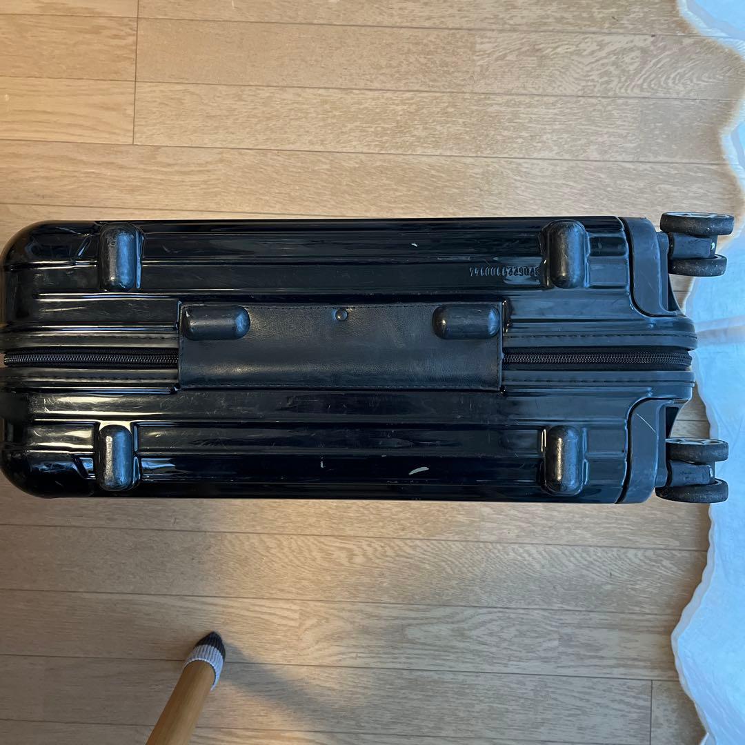 リモワ サルサデラックス 35Ｌ 機内持込可能 4輪