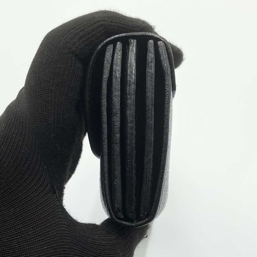 イルビゾンテ　長財布　フラップ　ロゴ刻印　レザー　ブラック　イタリア製