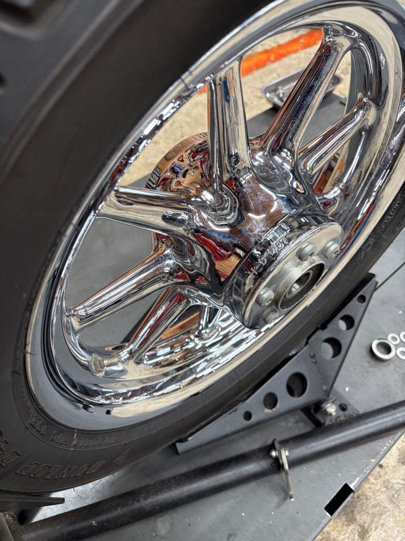 ハーレー・ダビッドソン用クロームホイール前