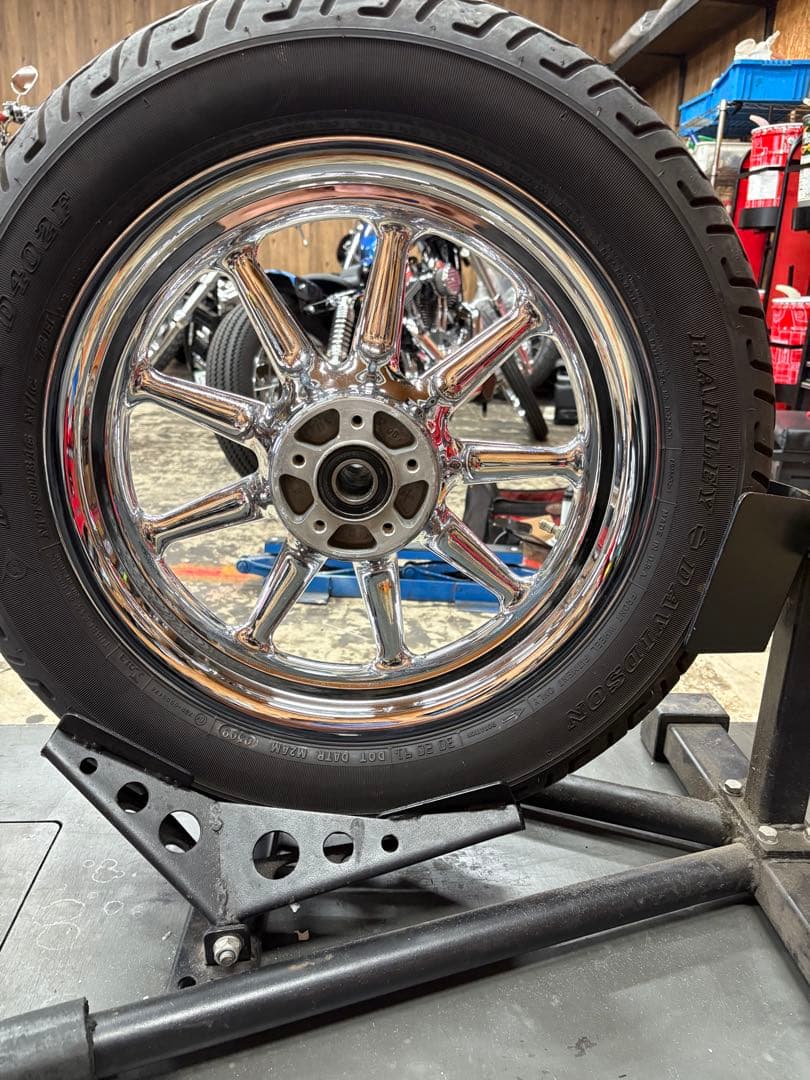ハーレー・ダビッドソン用クロームホイール前
