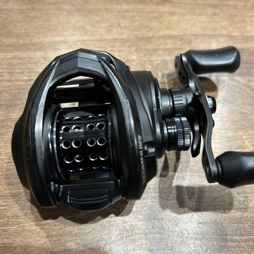 専用！美品　アブガルシア　ロキサーニBF8　リール 右ハンドル