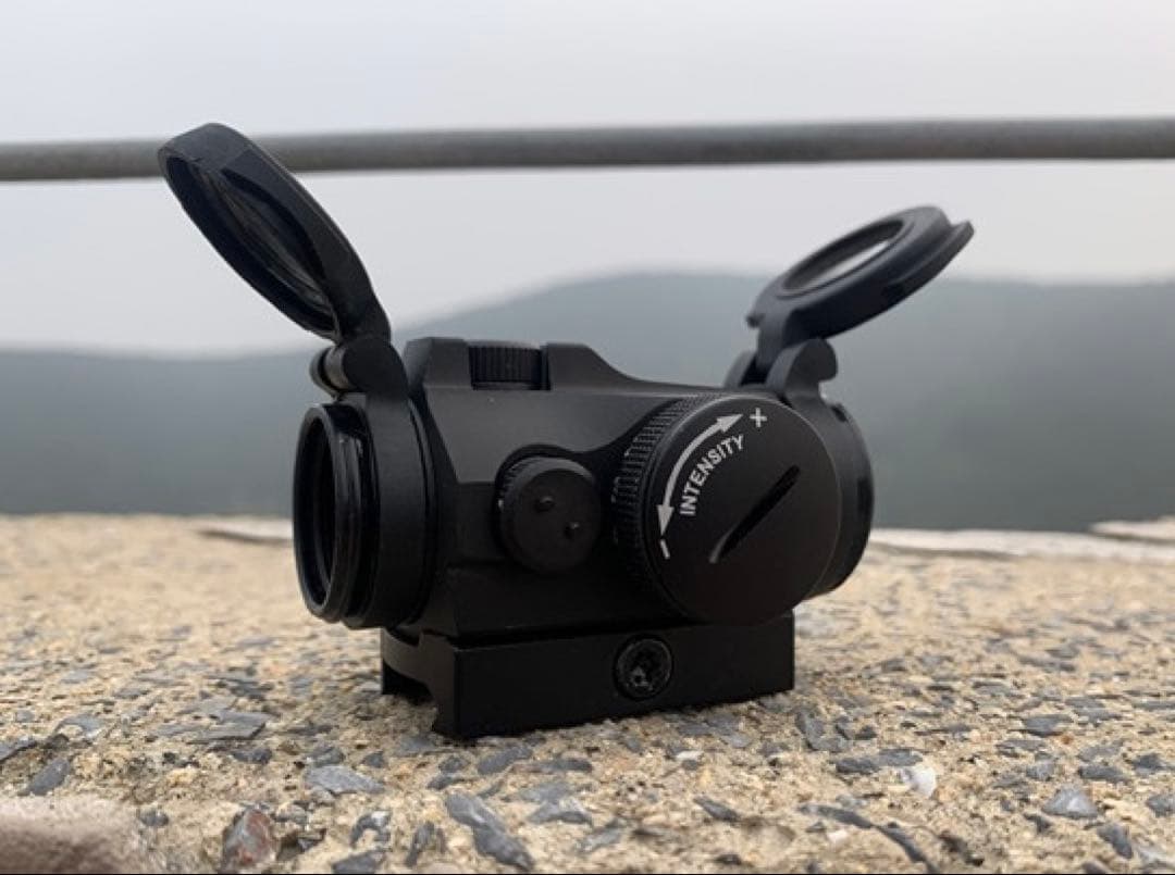 Holy Warrior製 T-2 立体彫刻　NVモード搭載モデルダットサイト