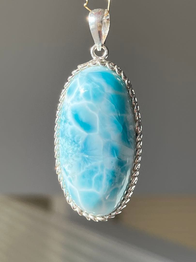 天然石☆高品質！ラリマーオーバル型ペンダントトップ☆シルバーワク付☆模様が美しい