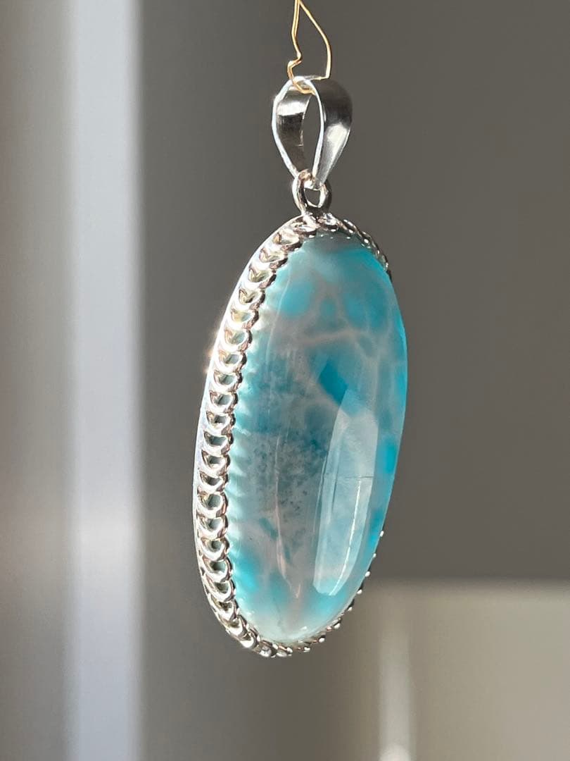 天然石☆高品質！ラリマーオーバル型ペンダントトップ☆シルバーワク付☆模様が美しい