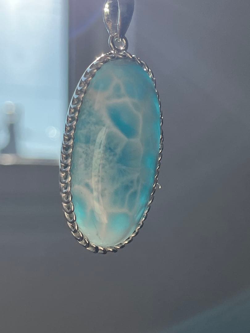 天然石☆高品質！ラリマーオーバル型ペンダントトップ☆シルバーワク付☆模様が美しい
