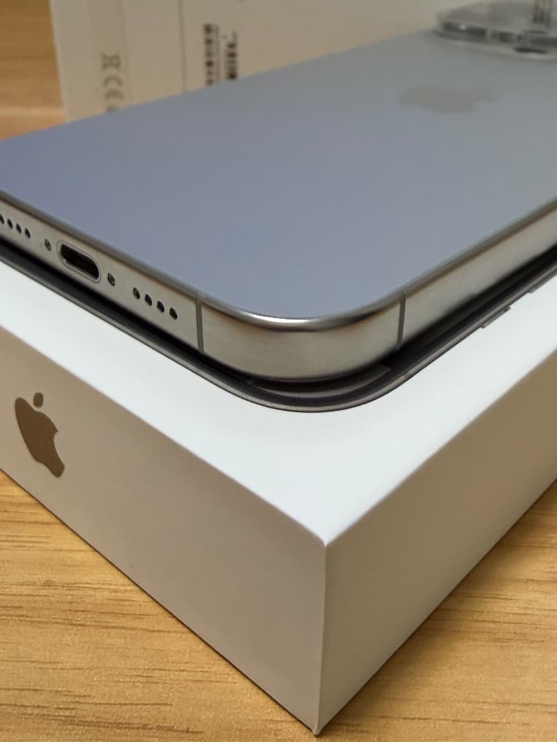 美品 iPhone 16 Pro Max バッテリー最大容量100% 256GB