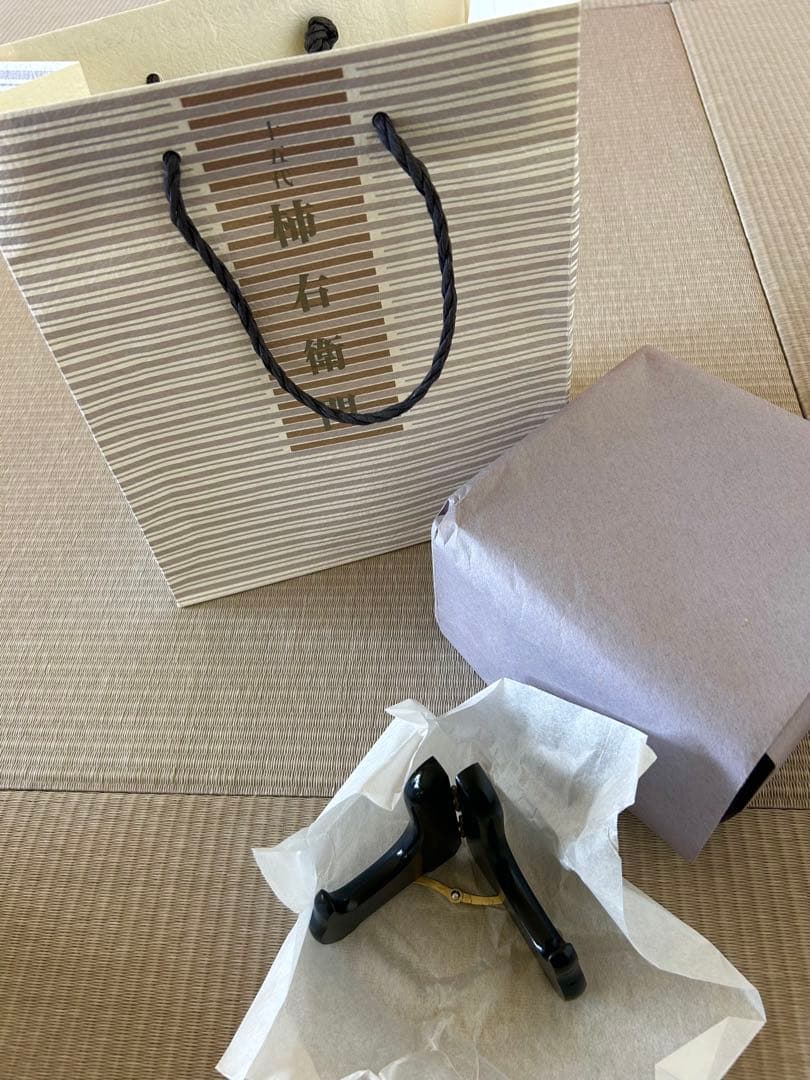 柿右衛門窯　有田焼　桜文　4寸　額皿　共箱　栞　皿立て　新品　送料込み　匿名配送