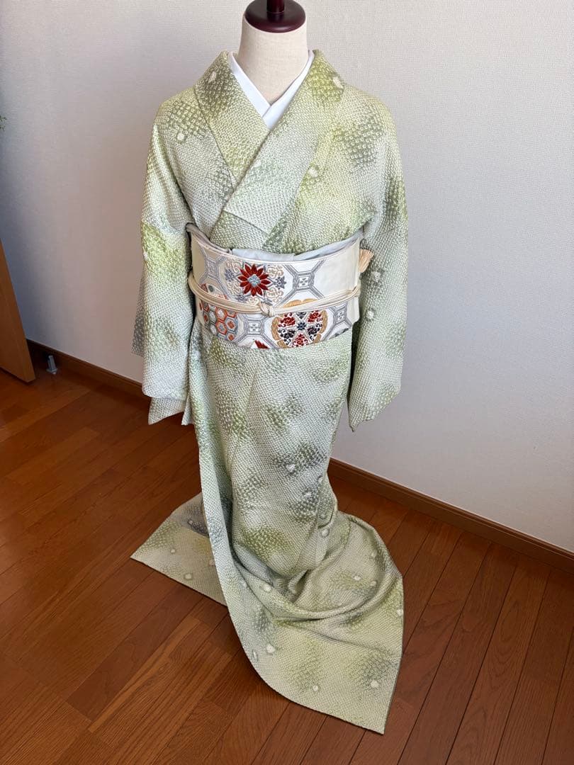 ❤️気品溢れる総絞り小紋　春の若草色　新品畳紙お付けします。