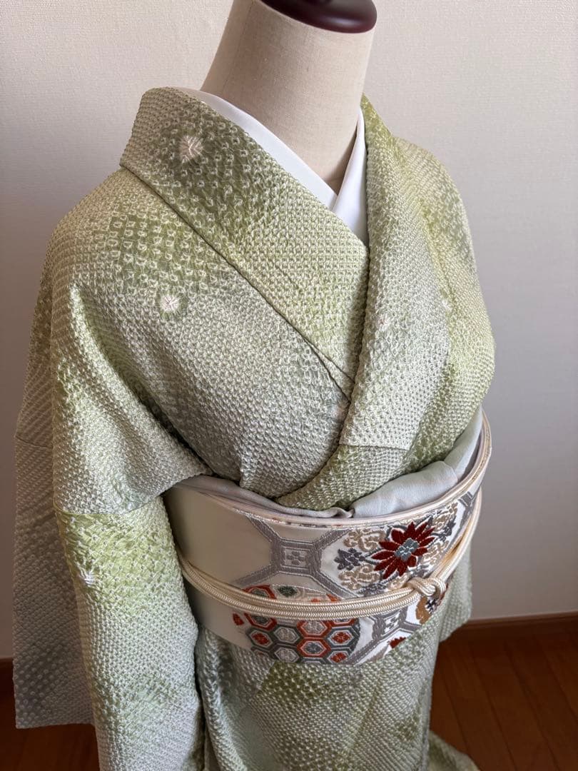 ❤️気品溢れる総絞り小紋　春の若草色　新品畳紙お付けします。