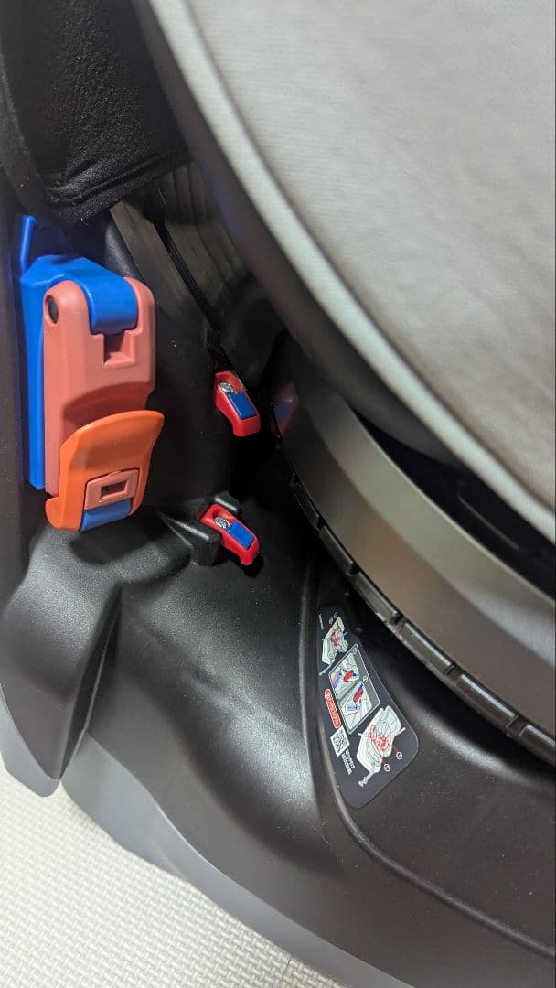 コンビ 　クルムーヴ スマート 回転式　シートベルト固定　　引取値引きあり