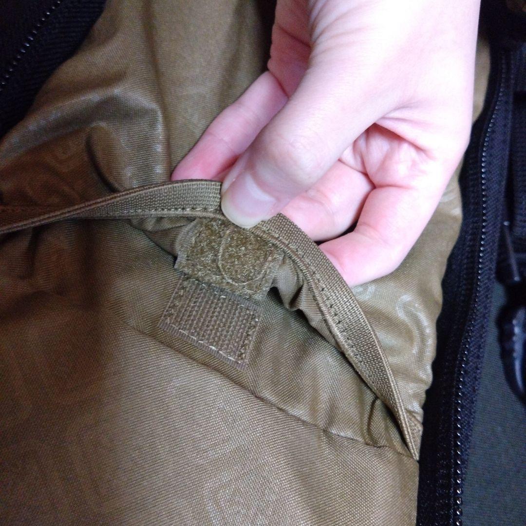 ハザード4 ブラック スリングバッグ