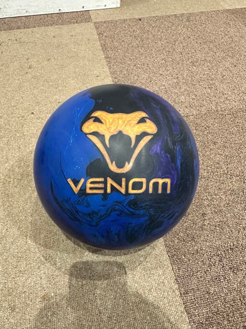 ★新品★モーティブ　キングベノム　ボウリングボール　15ポンド