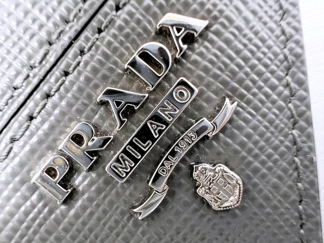 未使用保管　PRADA　プラダ　ロゴ　サフィアーノ　マネークリップ　2MN077