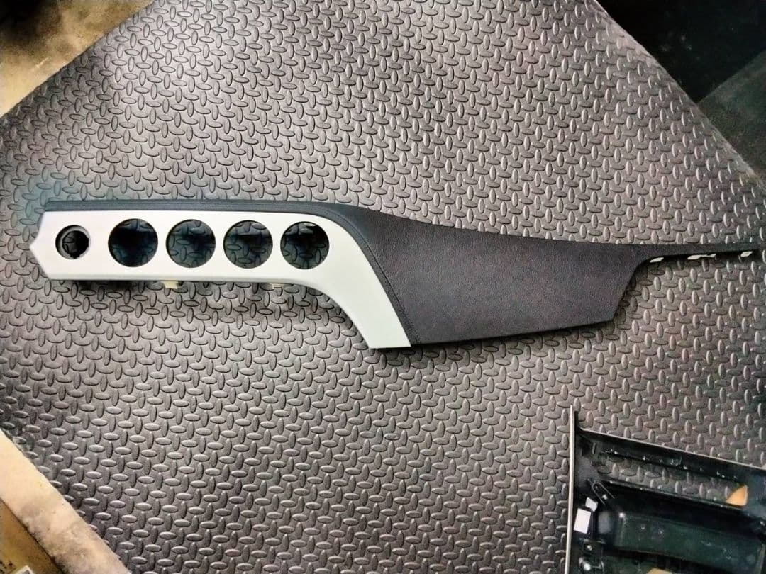 希少  e89 z4 インテリアパネル シルバー 35i 右ハンドル用