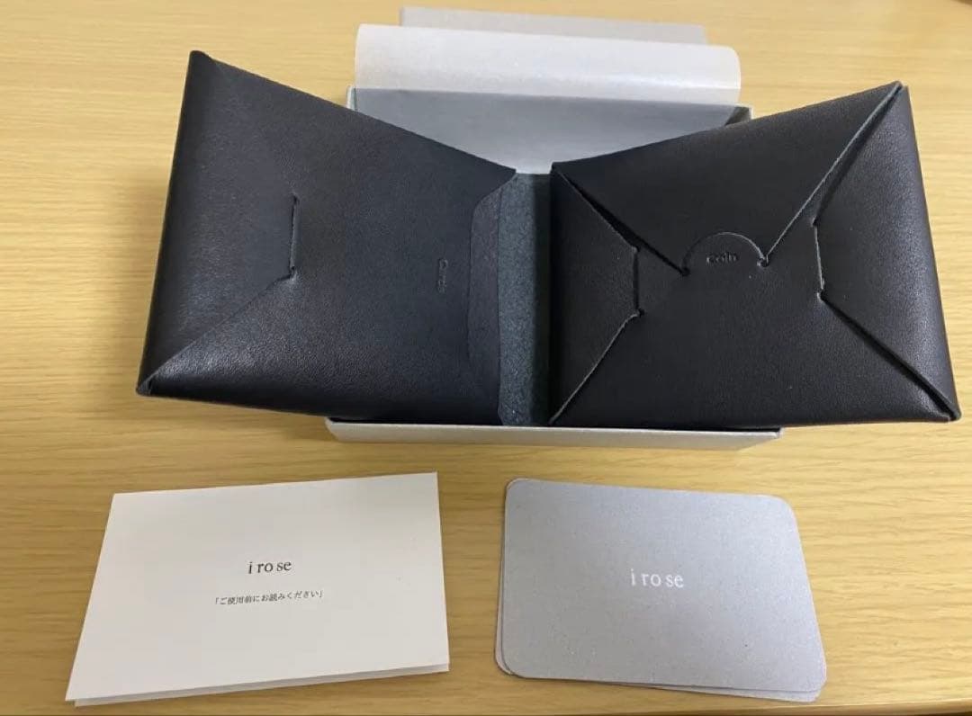 イロセ　 コンパクト財布 黒