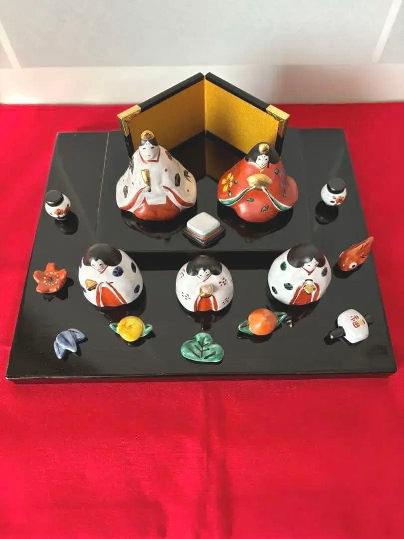 お雛様　お内裏さまと三人官女