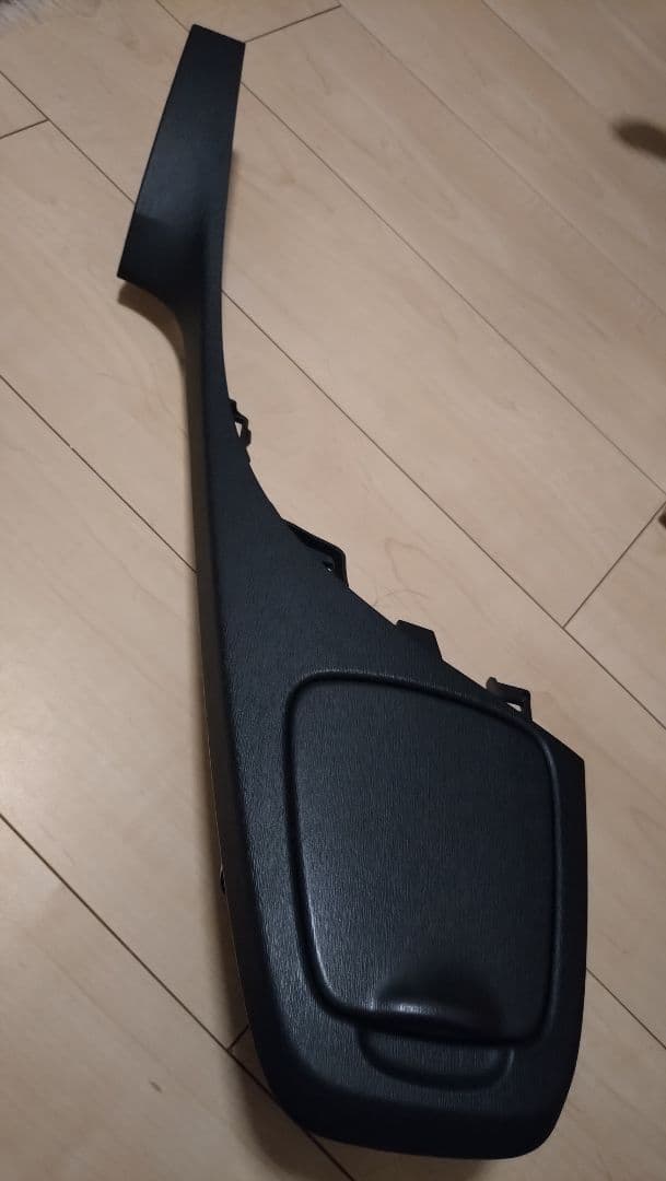 30プリウスエアコン口左右 センターパネル　グローブボックス　ブラック