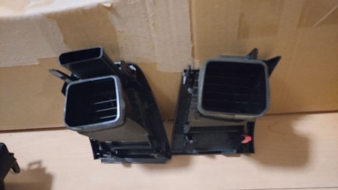 30プリウスエアコン口左右 センターパネル　グローブボックス　ブラック