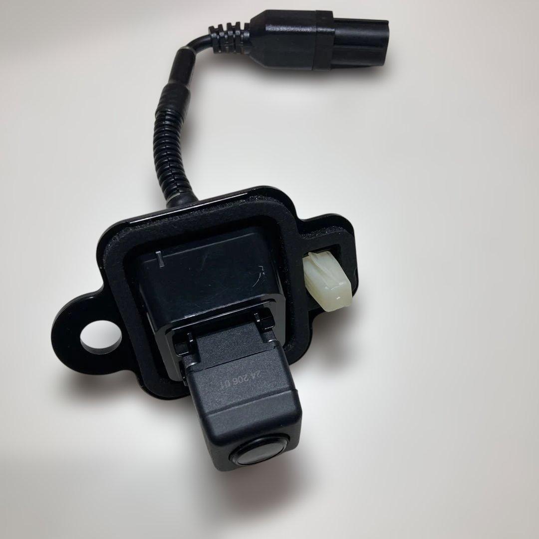 新品未使用レクサス CT200H 純正　バックカメラ 86790-76010