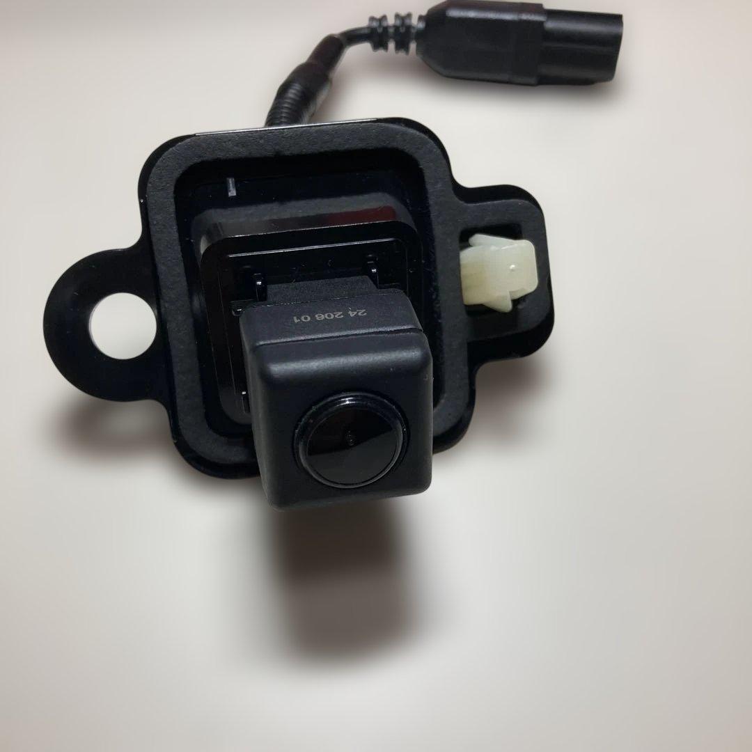 新品未使用レクサス CT200H 純正　バックカメラ 86790-76010