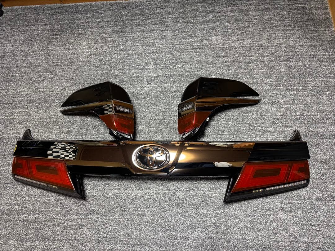 30ヴェルファイア後期 純正シーケンシャルテール