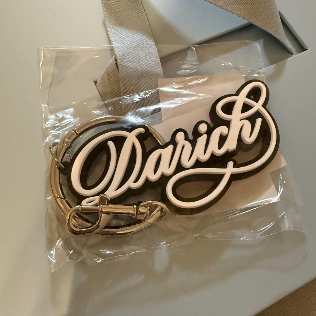 新品未使用 darich マフラー　チャーム付き