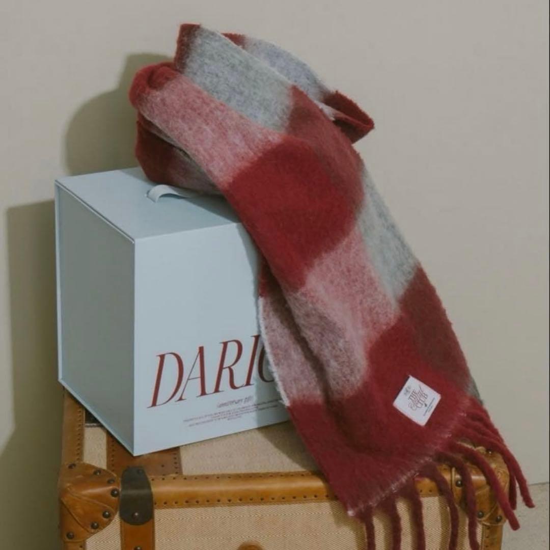 新品未使用 darich マフラー　チャーム付き