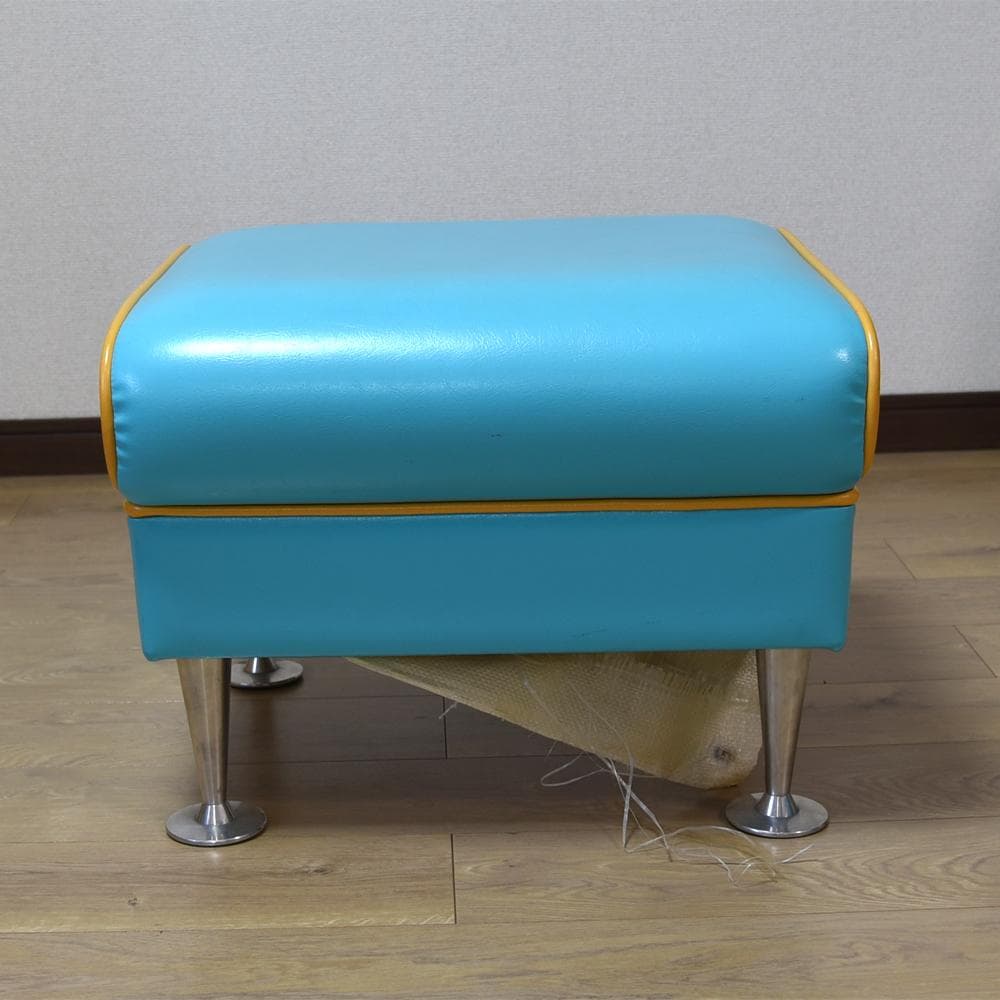 【NXT】ITOH FURNITURE INC 合皮オットマン（裏やぶれ）