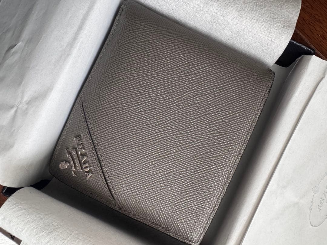 価格相談応。プラダ　パース付きサフィアーノ　レザーウォレット