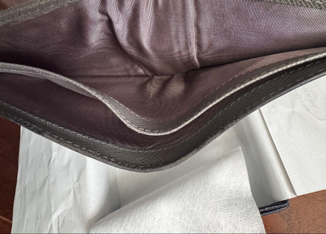 価格相談応。プラダ　パース付きサフィアーノ　レザーウォレット