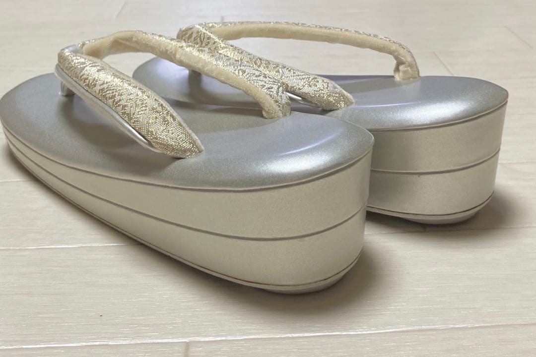 《美品》草履バッグセット　帯地　淡いゴールド